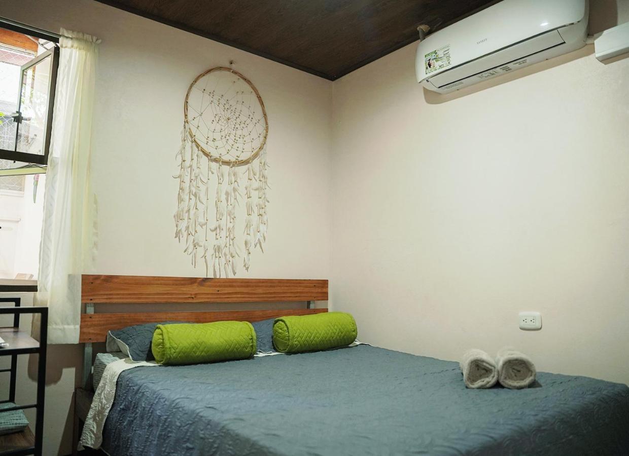 Apartamentos Y Studios Brisas Del Mar Santa Teresa Playa Santa Teresa  Экстерьер фото
