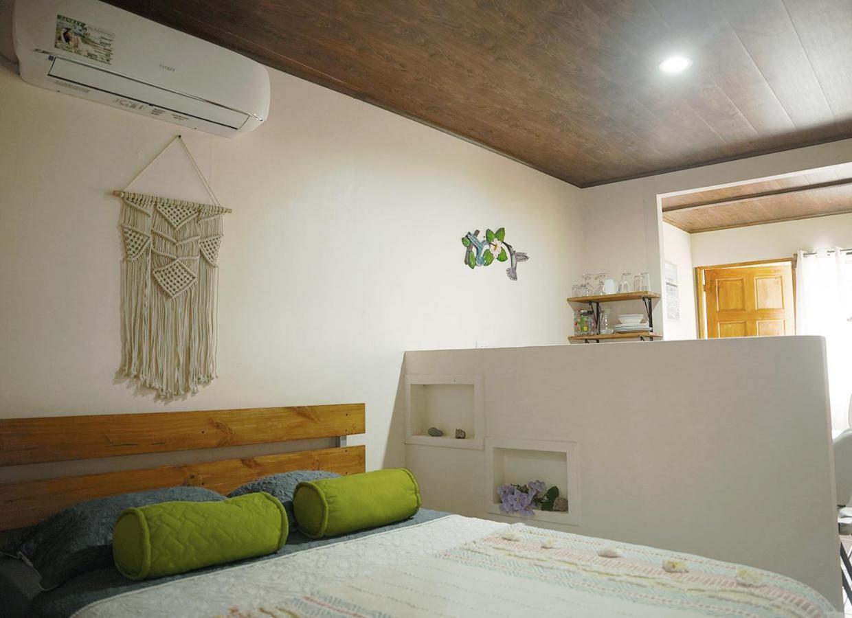 Apartamentos Y Studios Brisas Del Mar Santa Teresa Playa Santa Teresa  Экстерьер фото
