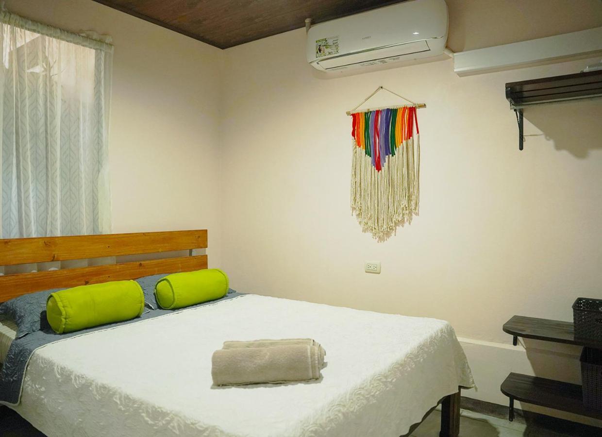 Apartamentos Y Studios Brisas Del Mar Santa Teresa Playa Santa Teresa  Экстерьер фото